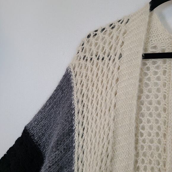 Saachi Kimono Cardigan Sz OS Black Gray Ivory Acrylic Open Front Boho Colorblock - Picture 6 of 9